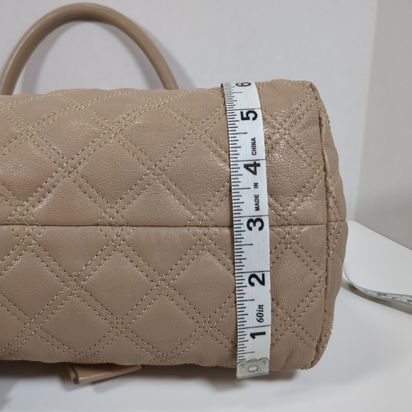 Marc Jacobs Bruna Tan Quilted Leather Handbag, Gold Hardware - Picture 11 of 17